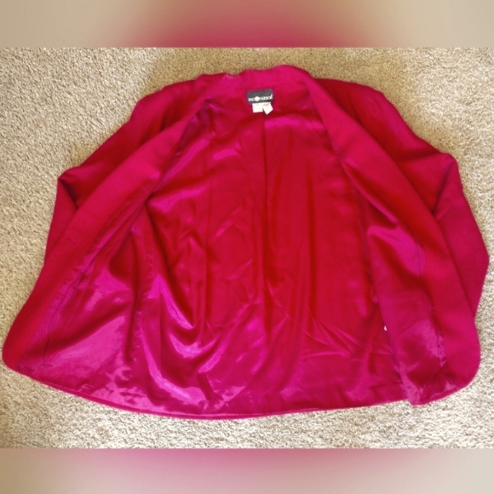 Sag Harbor Vintage Blazer with Notched Lapels and Tailored Fit - Picture 8 of 8